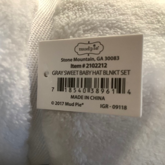 Unisex Gray and White Sweet Baby Blanket and Hat Set - Picture 5 of 5